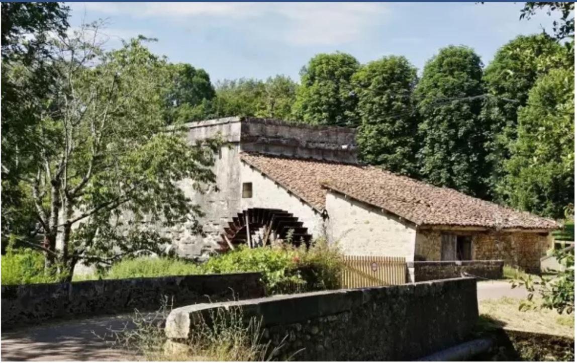 Chez Sarah - L'Escapade Javerlhac-et-la-Chapelle-Saint-Robert Exterior foto